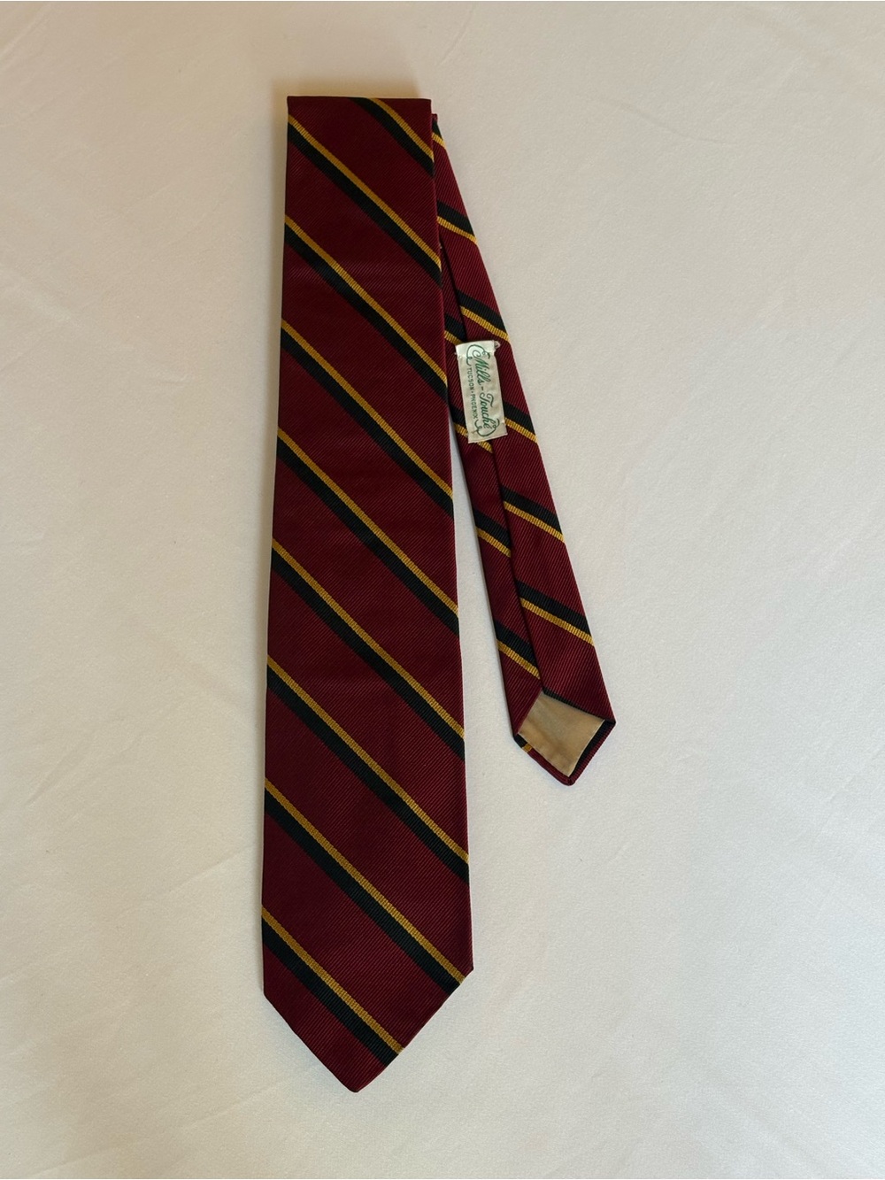 Brooks Brothers Basics 100% Pure Silk Red Geometric Tie USA